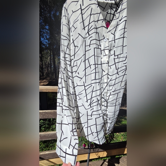 Zara White Black Printed Button-Down Blouse SzL NWOT - Picture 3 of 10